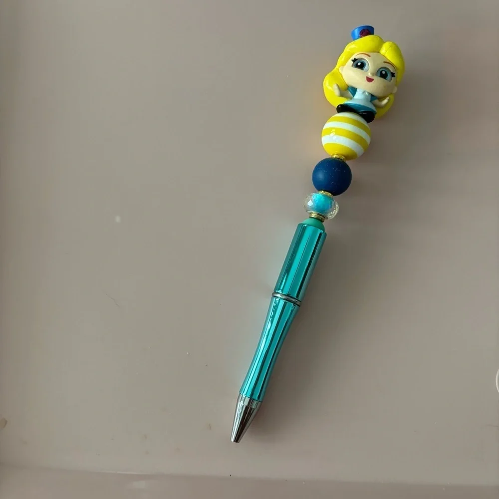 Disney Doorables: Alice in Wonderland: Alice with hat handmade beaded pen